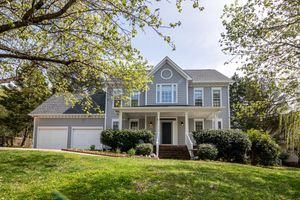 Why Late-Summer Gutter Maintenance Prevents Fall Issues